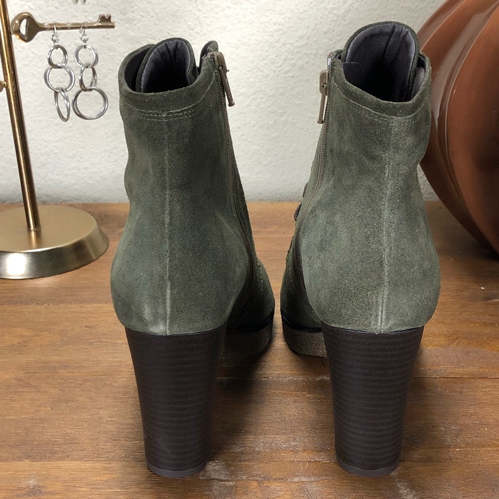 NWT Barney’s New York Olive Suede Lace Up Boots - Picture 5 of 8